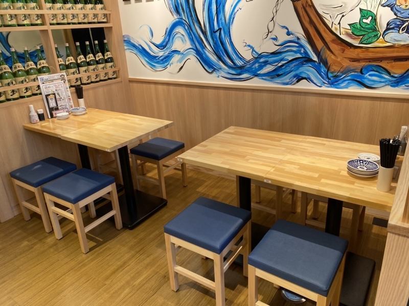 テーブル席タイプでわいわい楽しめるお席ご用意。2名様～8名様等テーブル移動可能です。周りを気にせずゆったりとお過ごしください。