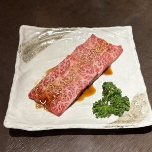 和牛牛小排（配酱汁或盐）