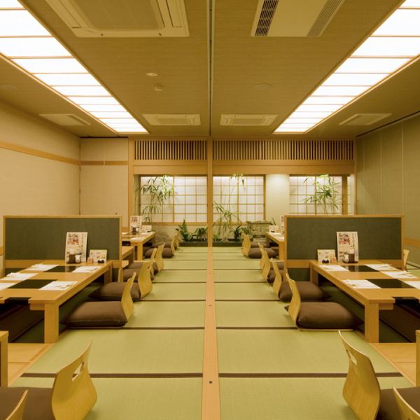 Suitable for large banquets. It can accommodate up to 80 people. You can enjoy Kisoji's special cuisine in a relaxing room. Please use it for company parties and private parties.There is no tatami room available.