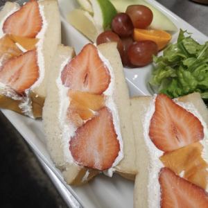 Fruit sandwich