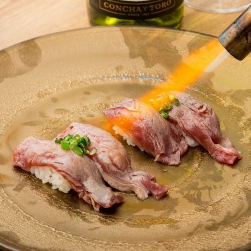 国産A5黒毛和牛の炙り肉寿司(一貫)