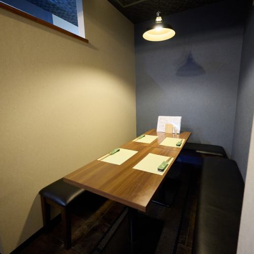 <p>【少人数での宴会にも◎】3名様からご利用可能なテーブル席をご用意!忘新年会や歓送迎会、親しいご友人や同僚との飲み会など各種ご宴会にぴったりです!宴会にご利用していただけるコース料理のご用意もございます。お席は埋まりやすいの事前のご予約がおすすめです♪</p>