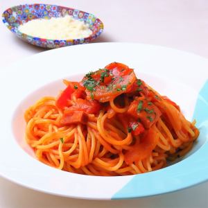ビストロ仕立てのナポリタン