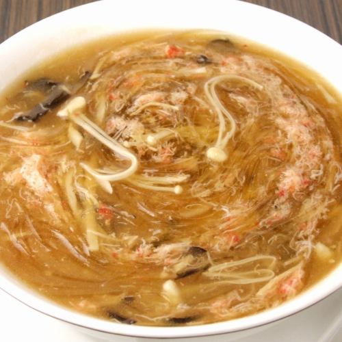 ふかひれの醤油味スープ/カニ肉入りふかひれスープ/ふかひれ卵の白身魚入りスープ
