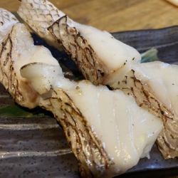 Red sea bream skewer (salt, sauce)