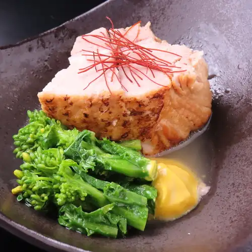 돼지의 맛 염각 조림