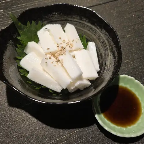 出汁醤油で食べる長芋短冊