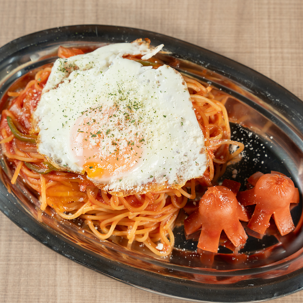パスタやプレートメニューなど各種ご用意あり☆