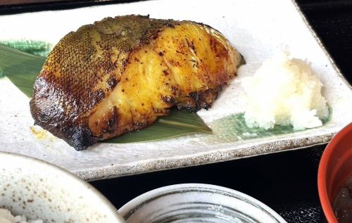 厚切り銀だら定食