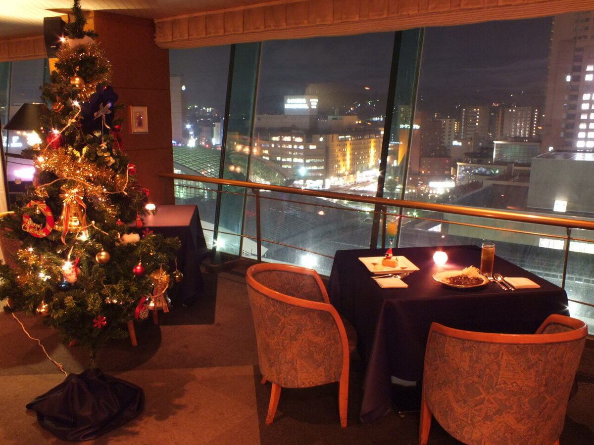 【ホテル最上階☆】金沢駅前の夜景を眺めながら、会話を楽しむ♪