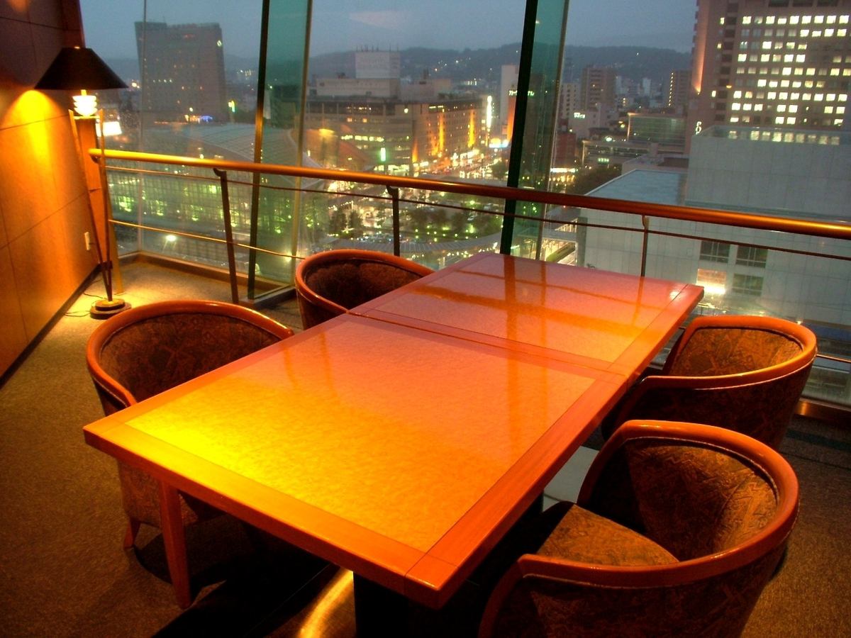 ホテル14階！駅前夜景を眺めながらいつもと違った二次会を…。