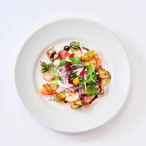 17CLUB의 스페샤리테 샐러드 알칸셰르