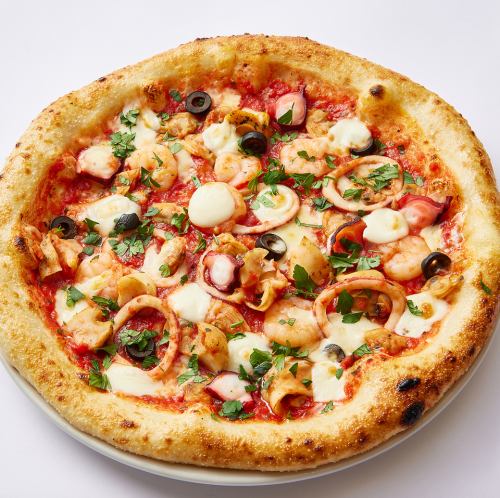 ピッツァ　ペスカトーレ　～魚介類とハーブたっぷり～     