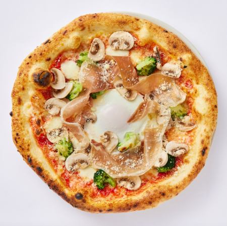 ピッツァ　ビスマルク　ビアンコ　～生ハムとさくらたまご～