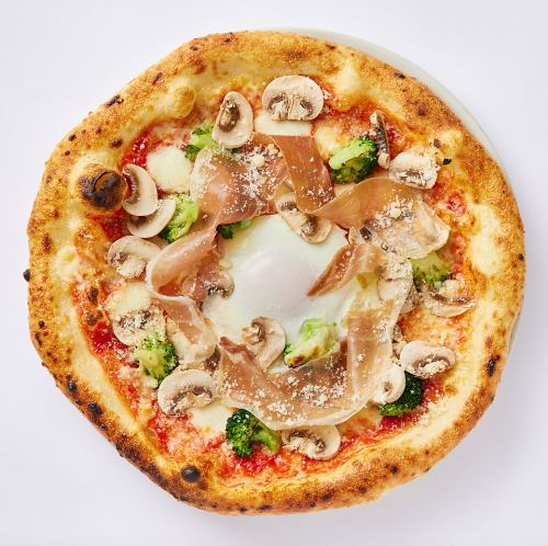 ピッツァ　ビスマルク　ビアンコ　～生ハムとさくらたまご～