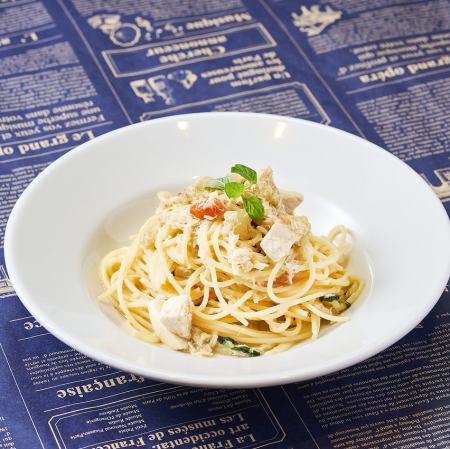 カジキ鮪と茄子のアーリオ エ オーリオ（スパゲッティーニ）