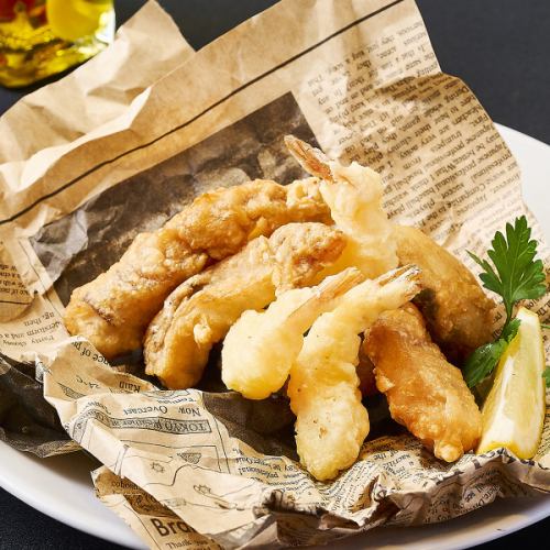 フリット3種（白身魚のフライ、イカのフリット、海老のフリット）