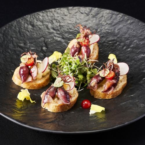 ホタルイカのクロスティーニ