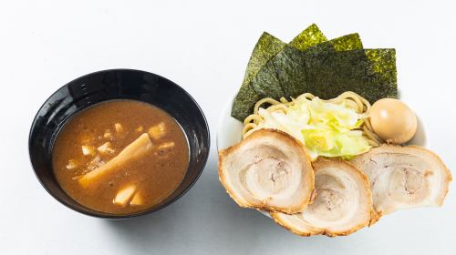 Special seafood tsukemen (medium size)