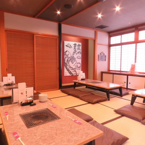 This tatami room is perfect for banquets.Seats can also be connected together.Reserve a room! 10 people on weekdays / 13 people on Fridays, Saturdays and Sundays! Up to 41 people!