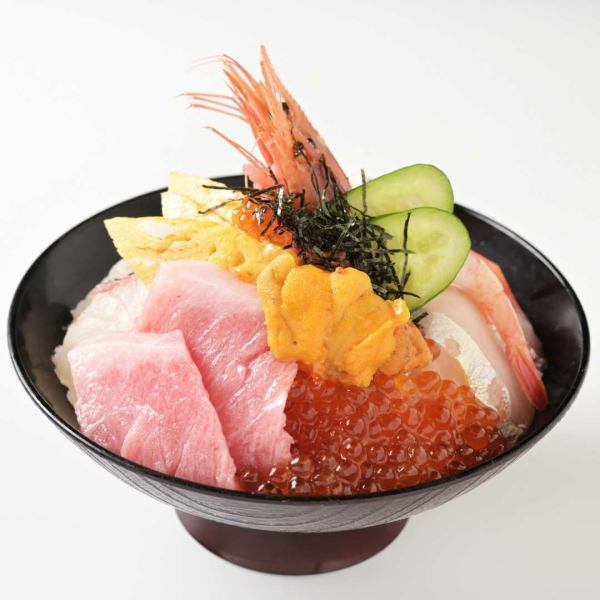 大人気の海鮮のせすぎ丼!!!!!