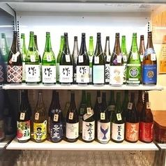 일본술 음료 무제한!! 현지 삼중의 토속주를 중심으로 전국 각지의 일본술을 즐길 수 있습니다.