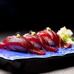 三條藍鰭鮪魚握壽司