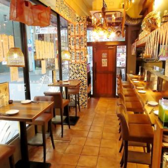 カウンター席はお1人様からでもお気軽にお越し頂けます◎お仕事終わりのちょい飲みにもオススメ！