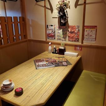 For a quick drink on the way home from work ◎ You can enjoy your meal in a calm atmosphere in a box type ♪ Also great for family meals and dates! (private room with a table for 4 people)