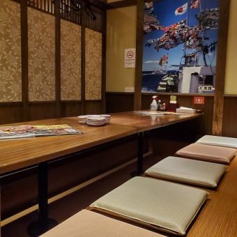 A private room with sunken kotatsu seats recommended for company banquets, receptions, girls-only gatherings and joint parties.Please feel free to contact us about the number of people, etc. ☆ (Private room for 10 to 12 people)