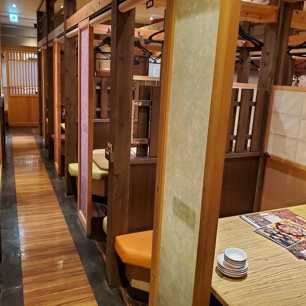 The clean interior with a calm atmosphere is full of table seats, private rooms, tatami mats with hori-kotatsu tables, and more!We also have private rooms where you don't have to worry about the surroundings.Please feel free to contact us for consultation on the number of people and details of seats ☆