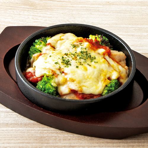 チキンとブロッコリーのトマトチーズ焼き
