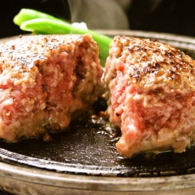 東京メトログルメランキング肉部門第一位《とろけるハンバーグ》は超エアリー。