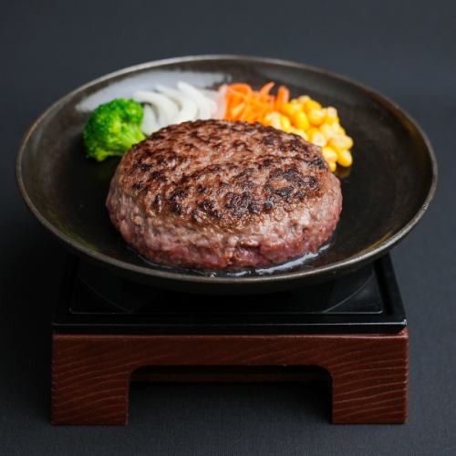 東京メトログルメランキング肉部門第一位《とろけるハンバーグ》は超エアリー。