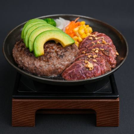 鉄板の上で自分の好きな焼き加減にできるハンバーグ！とろけます