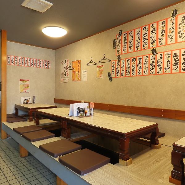 【座敷席】座敷席は、子どもと一緒に過ごす時間もゆったりと快適です◎暖かみのある空間で、食事を楽しみながら家族の会話も弾む♪落ち着いた雰囲気が、日常の忙しさを忘れさせてくれます！ちょっとした休憩や軽い食事にも最適な居心地◎家庭的なぬくもりを感じながら、気軽に利用できる席です♪