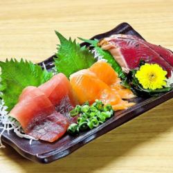 Assortment of 3 kinds of sashimi