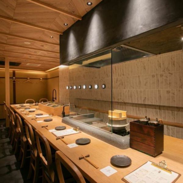 [Open kitchen that spreads out in front of you ♪] There are counter seats on the 1st floor with a great atmosphere, and there are a total of 12 seats.Recommended for singles, dates, and meals between women ★ Kushiage will be served carefully one by one ♪