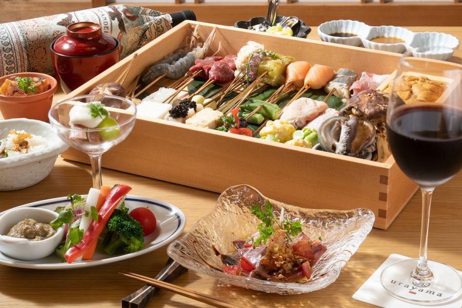 【适合女生聚会等】可以享用8种时令炸串和时令美食的“炸串推荐套餐”4,600日元