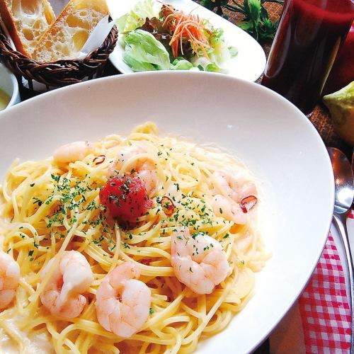 Cream spaghetti with shrimp and mentaiko Hakata