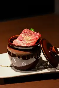 壷漬け骨付きカルビ