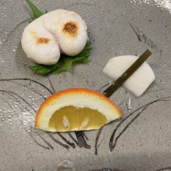 由於是天然產品，從一月到三月，【天然虎河豚特供套餐】售價為22,000日圓。