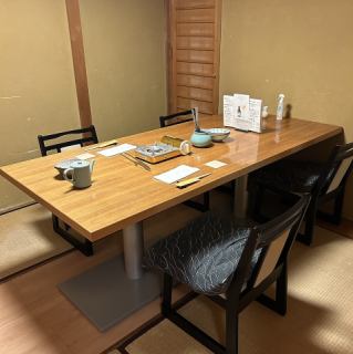 2명~4명의 개인실, 느긋하게 휴식을 취해 주십시오.2개의 개인실을 연결하여 최대 8명의 식사도 가능합니다.