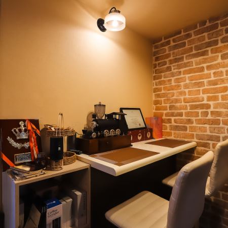 白金台の路地裏で、ふと日常の喧騒から離れたい時に最適なカウンター席