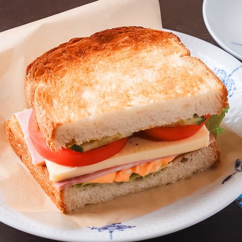 クロミミデラックスサンド