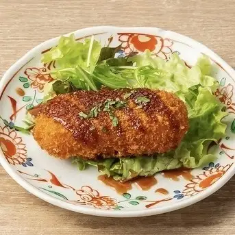 居酒屋里的焗烤可乐饼