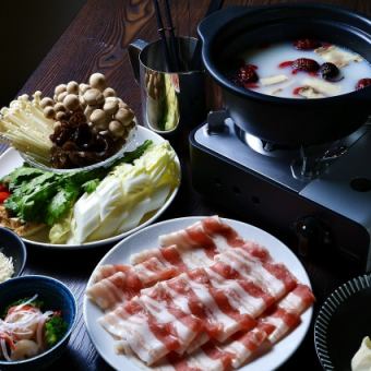優しい味わいを楽しめる◎国産豚薬膳しゃぶしゃぶコース全6品3190円(税込)