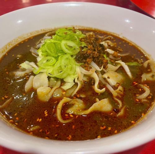 ・黒担々刀削麺 