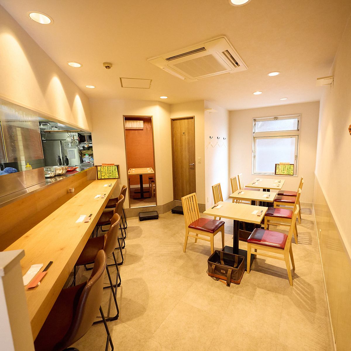 プライベートな空間を保った個室をご用意しています。