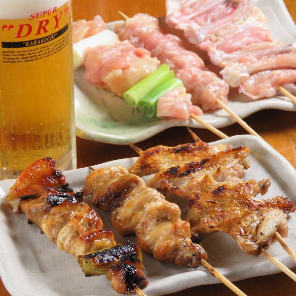 Charcoal-grilled chicken popular menu ♪ 100 yen (including tax) of skewers boasting abundant variety ~ / Negima, Oteha, Serration is exquisite ☆